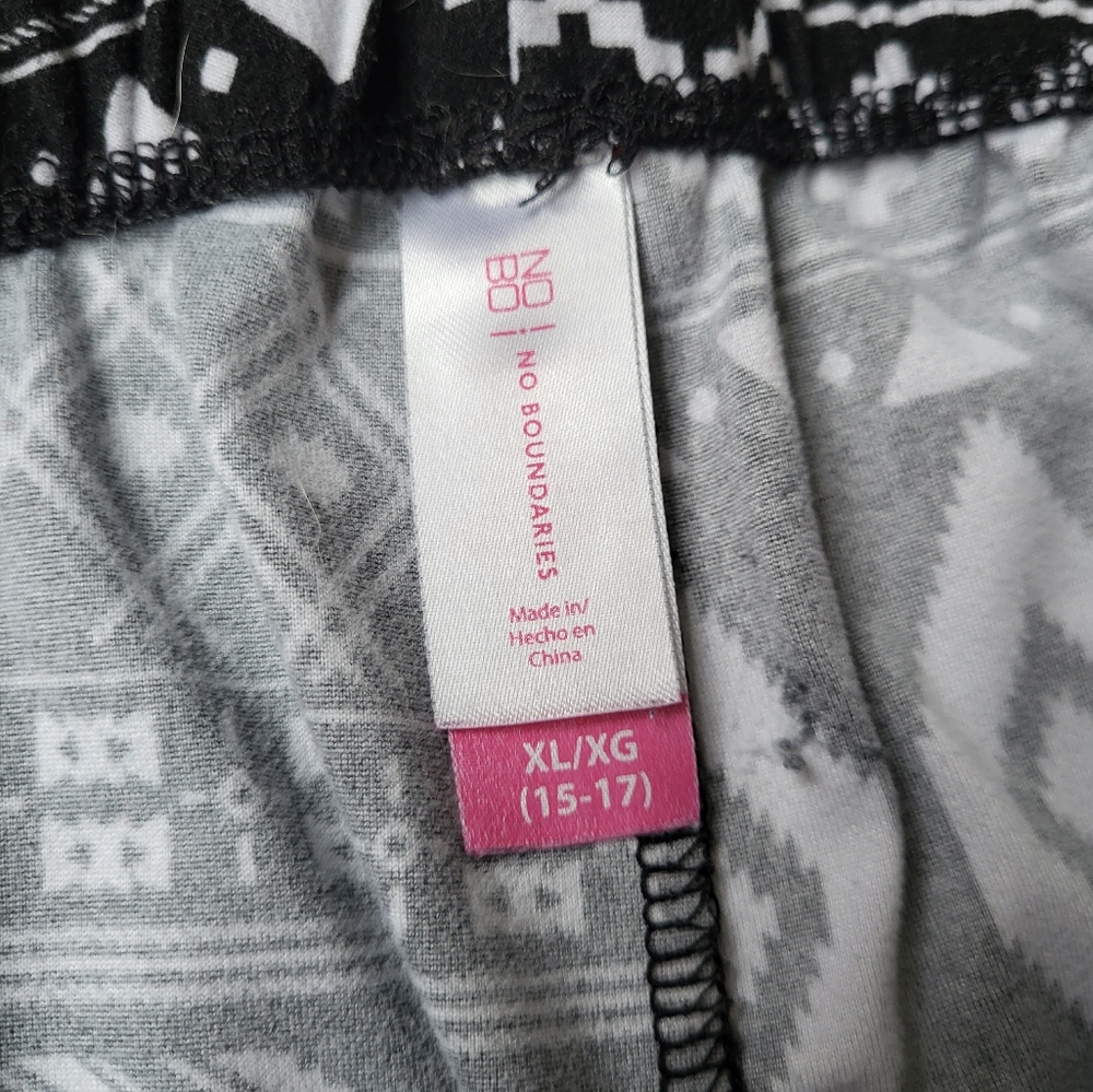 No Boundaries Aztec Print Black & White Leggings {Extra Large} - Picture 3 of 4